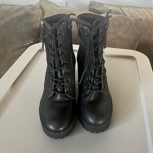 NWOT Forever 21 Black Lace Up Zip Up Heel Combat Boots Size 7